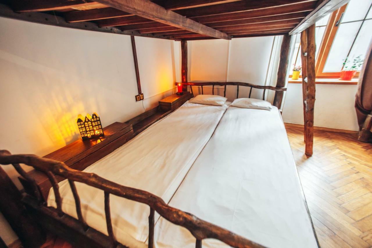 Ghostel - Medieval Hostel Lviv Bagian luar foto